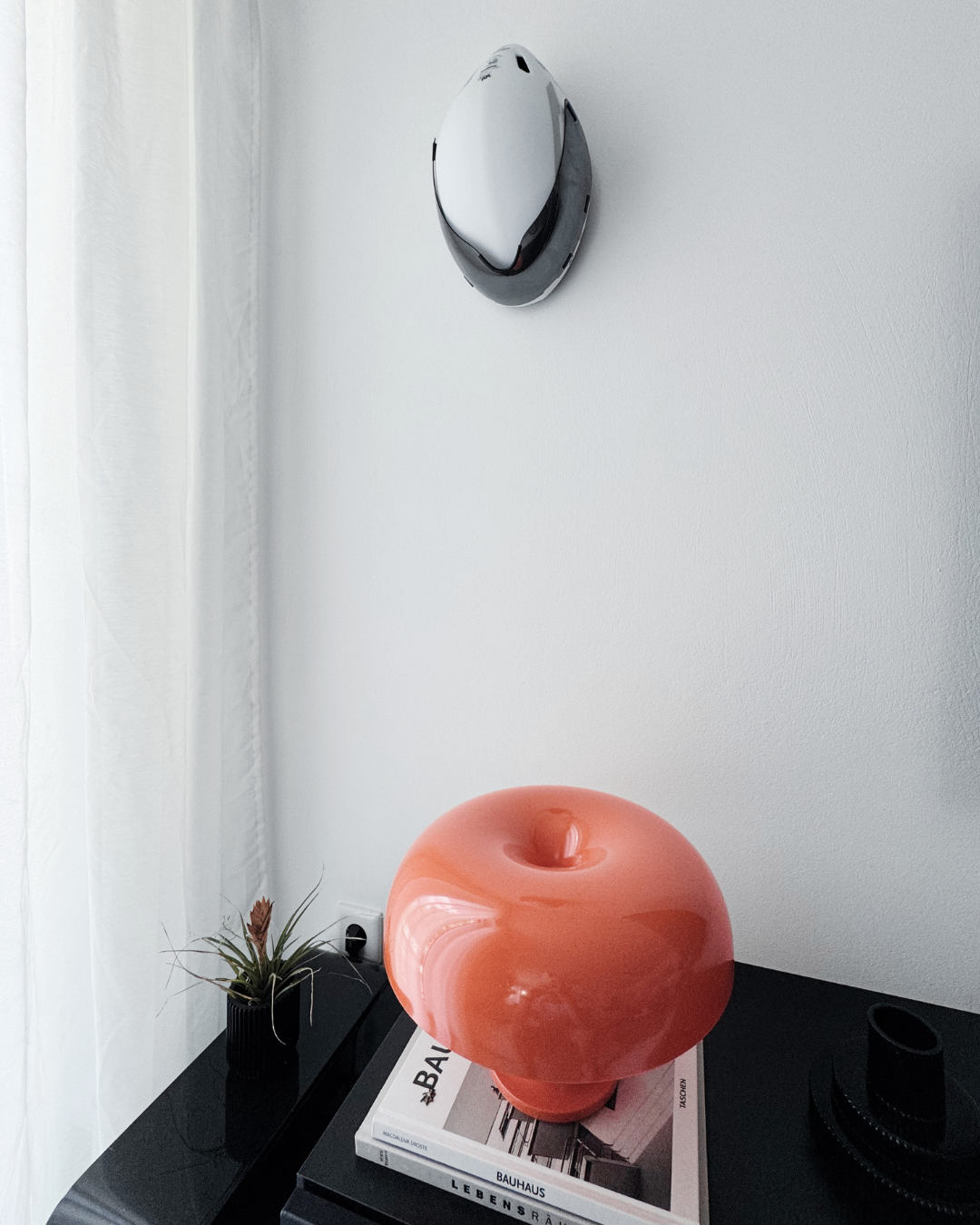 Minimalistischer Klapp-Wandhaken für Rennradhelme & Caps